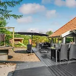 Vakantiehuis Gorgeous In With Sauna *